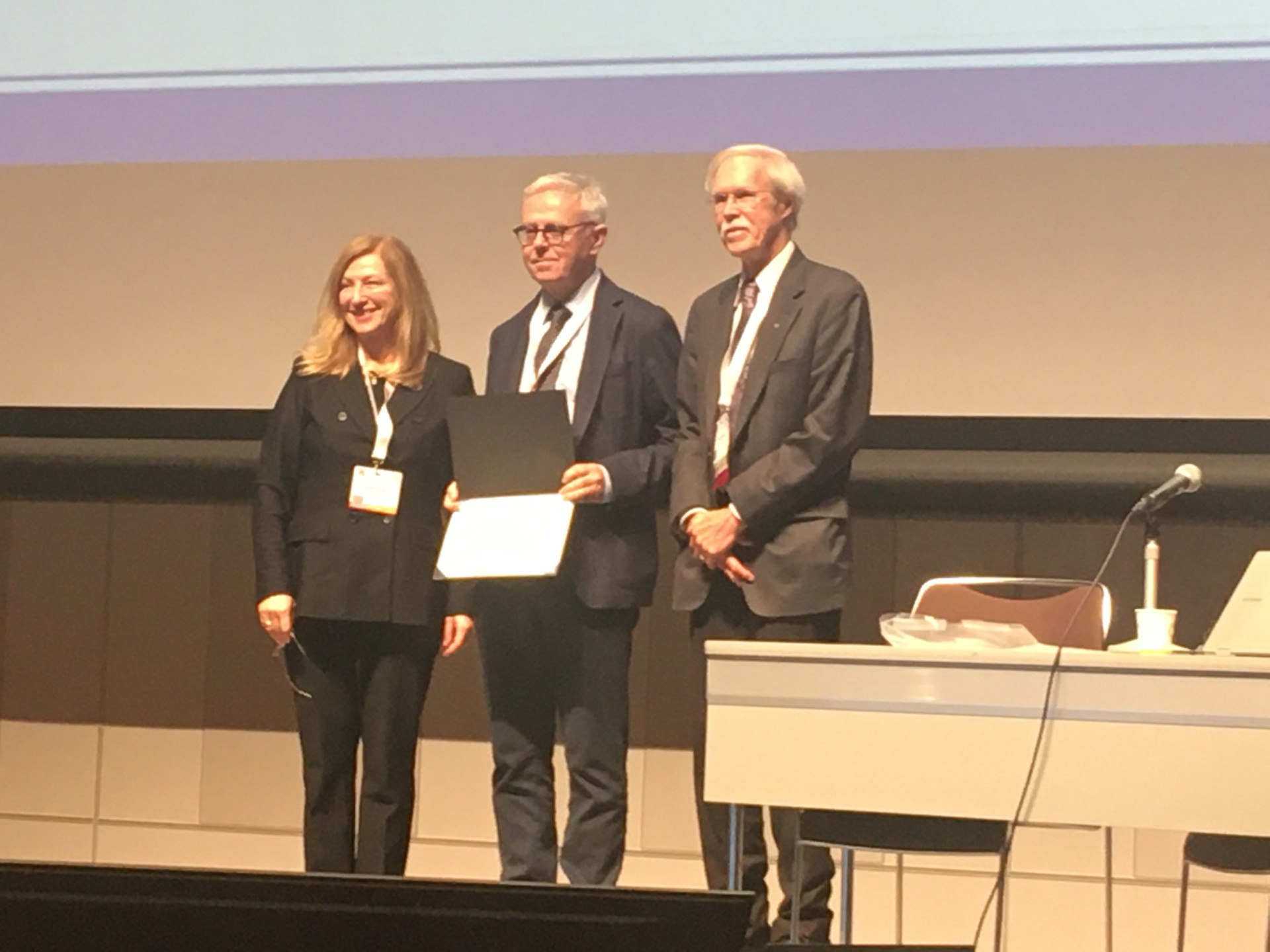 Time to celebrate: TIMEPIX@School project leader wins IEEE Award